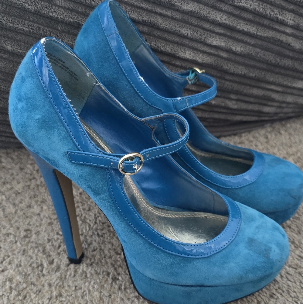 Bakers Turquoise Blue Heels Size 7